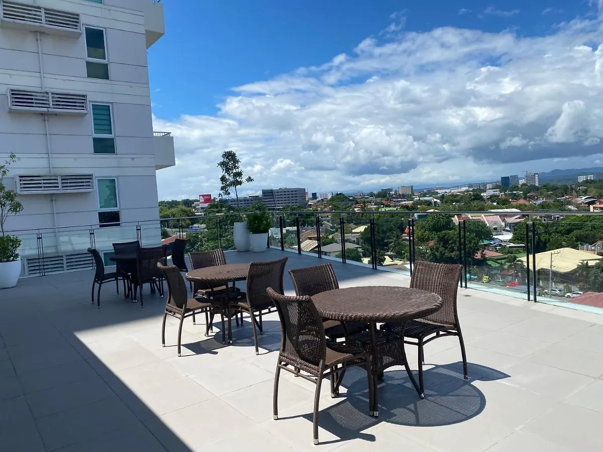Апарт-отель Abreeza Chills Place 1815 Davao